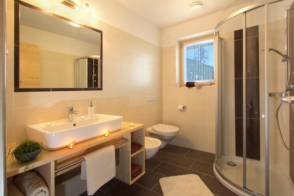 Stiflerhof Apartamento Falzes Habitación foto